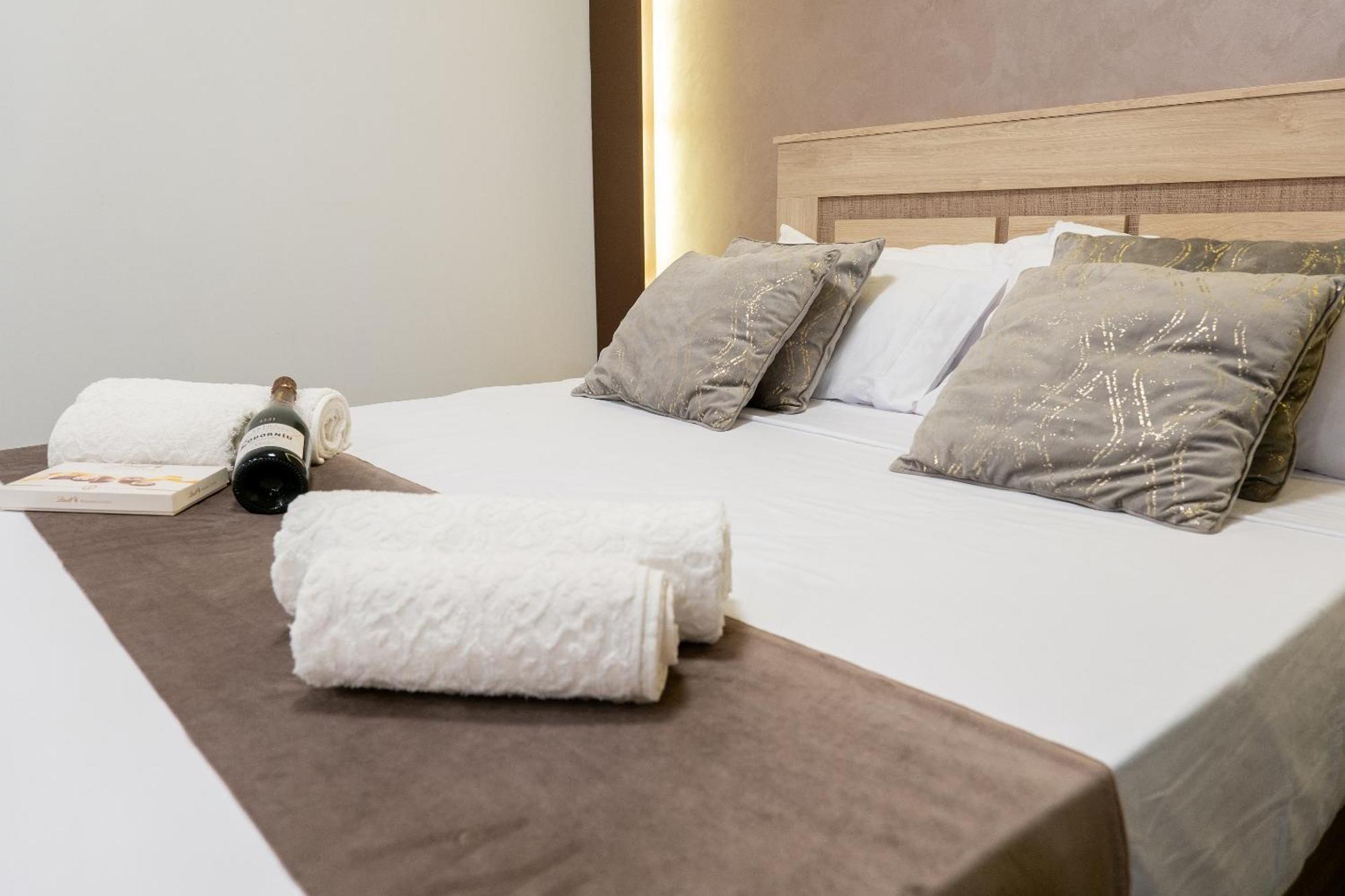 Apartamento Turistico Lux Center Valence Extérieur photo